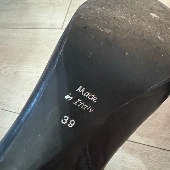 Elegant Black Lace-Up Ankle Boots
🇮🇹 - Picture 5 of 8